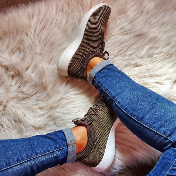 Nike Shoes - New Nike Roshe Two Flyknit